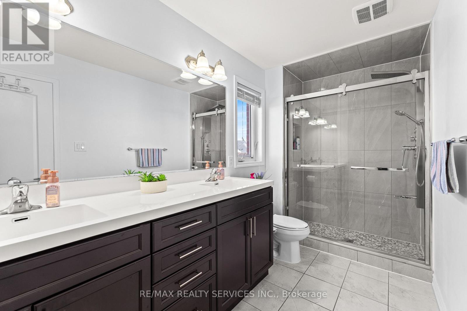 13 Fenchurch Drive, Brampton, Ontario  L7A 4G5 - Photo 26 - W12630818