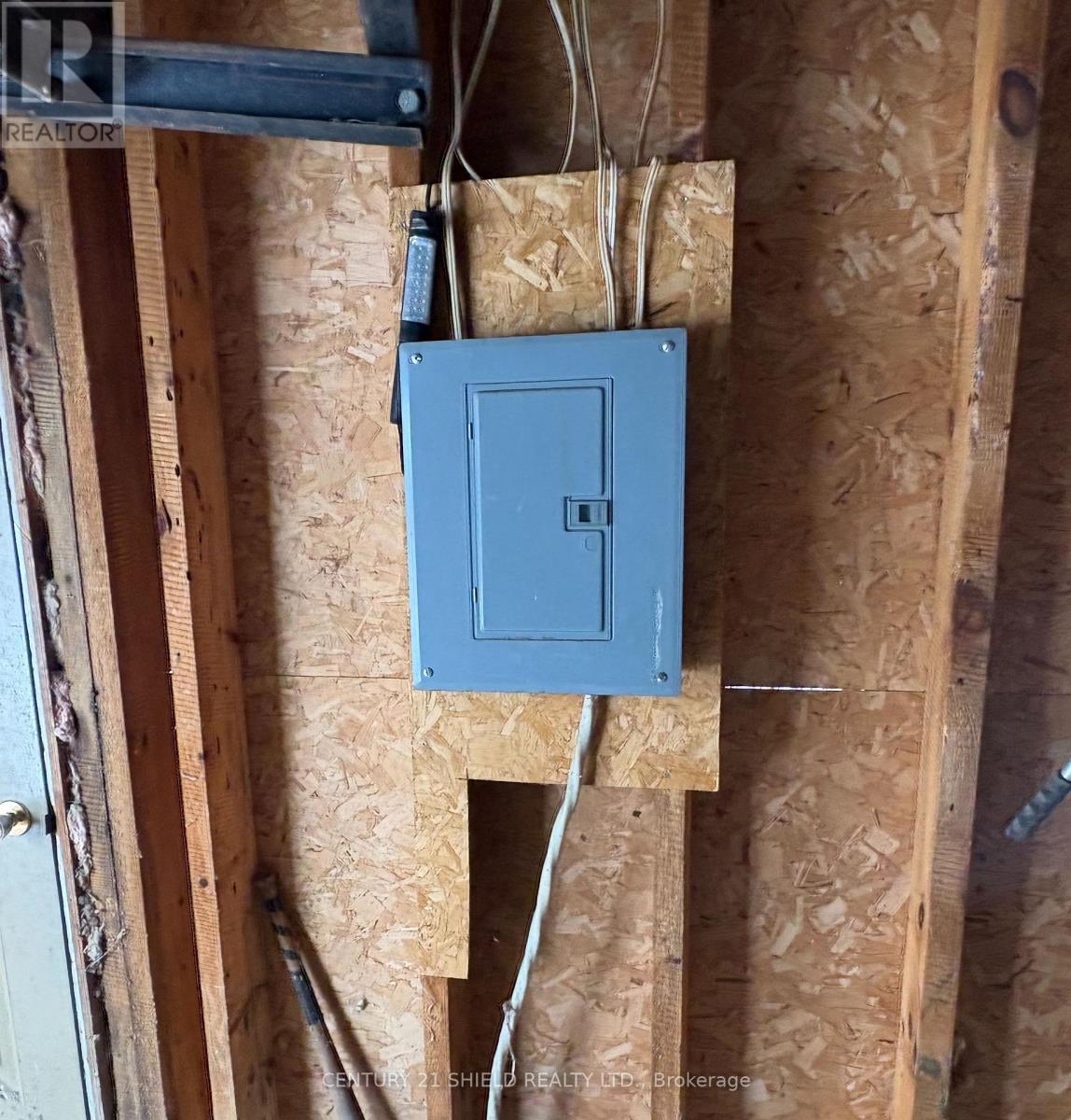 15557 Dixon Road, South Stormont, Ontario  K0C 1R0 - Photo 12 - X12554682