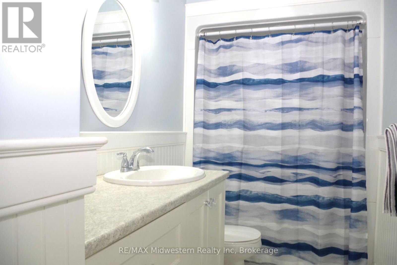 425 Wellington Street E, Wellington North, Ontario N0G 2L2 - Photo 25 - X12631446