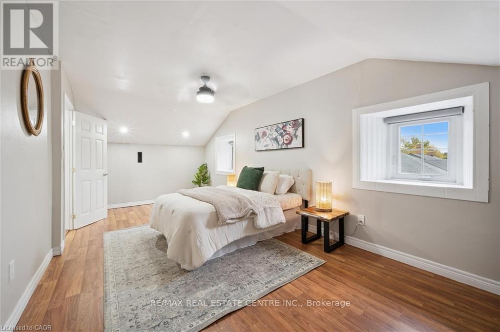 16 St Andrews Street, Cambridge, Ontario  N1S 1M4 - Photo 17 - X12631398