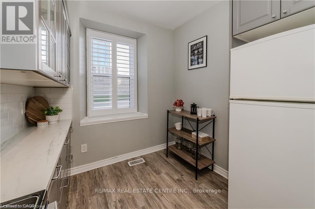 16 St Andrews Street, Cambridge, Ontario  N1S 1M4 - Photo 32 - X12631398