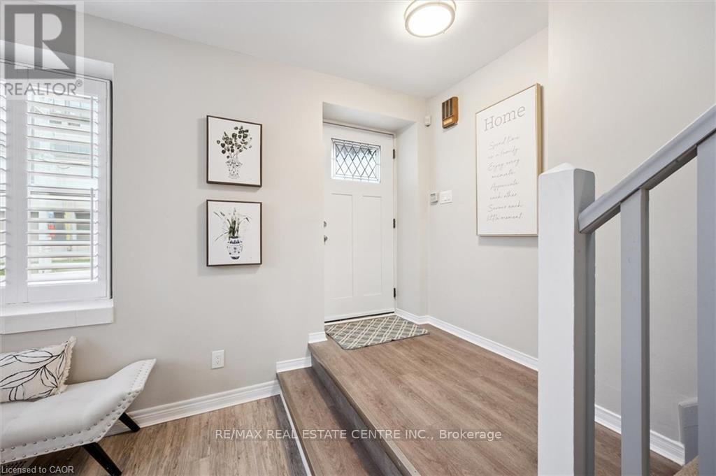 16 St Andrews Street, Cambridge, Ontario  N1S 1M4 - Photo 6 - X12631398