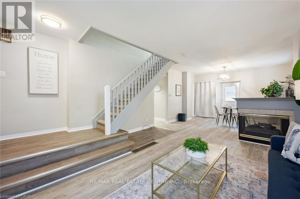 16 St Andrews Street, Cambridge, Ontario  N1S 1M4 - Photo 9 - X12631398