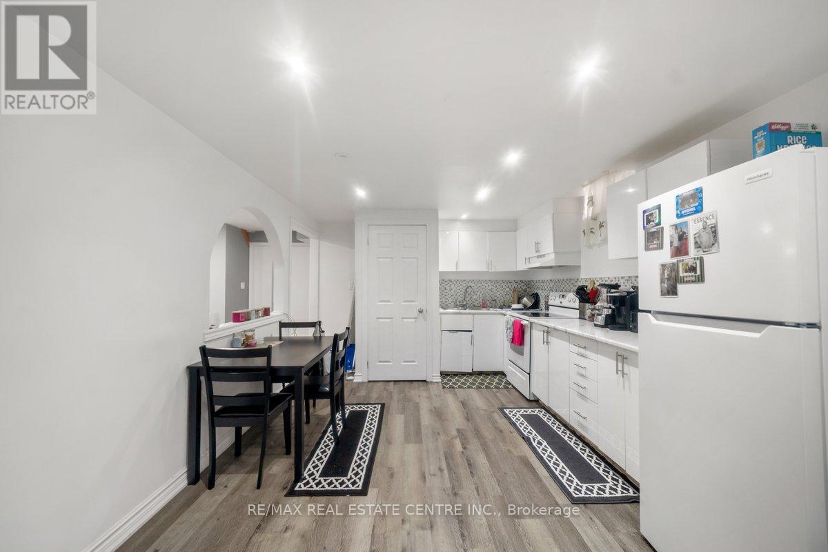 48 Howell Street N, Brampton, Ontario  L6Y 3H8 - Photo 18 - W12604410