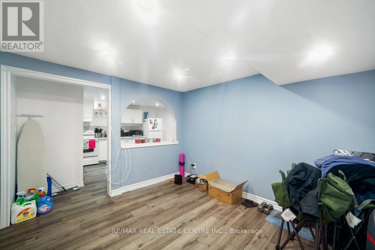 48 Howell Street N, Brampton, Ontario  L6Y 3H8 - Photo 36 - W12604410