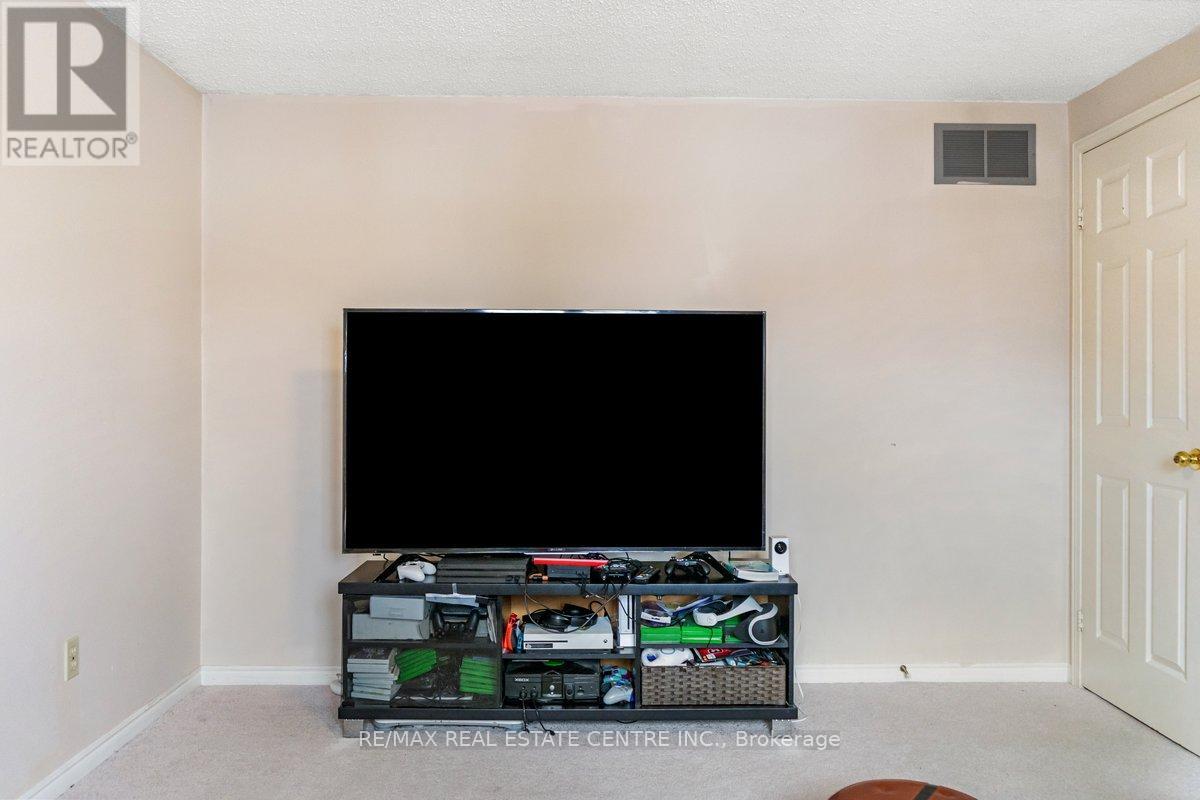 48 Howell Street N, Brampton, Ontario  L6Y 3H8 - Photo 34 - W12604410