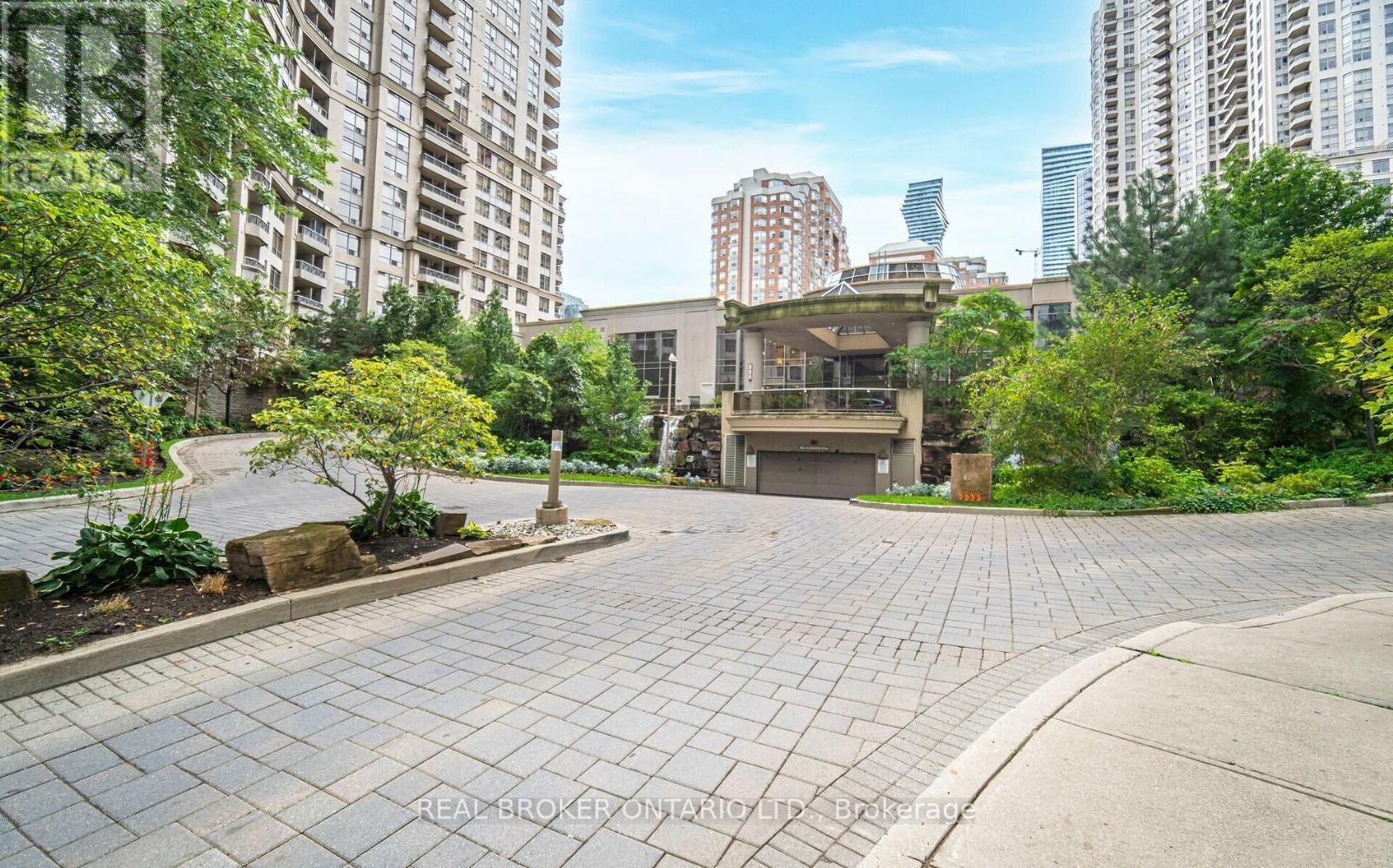 2803 - 3880 Duke Of York Boulevard, Mississauga, Ontario  L5B 4M7 - Photo 29 - W12630488