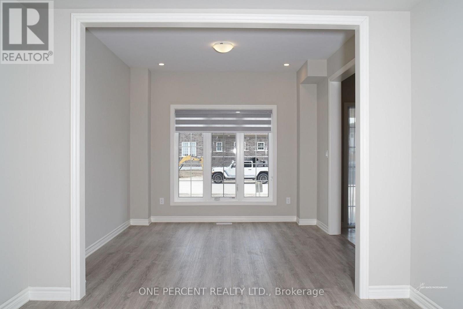 242 Springfield Crescent, Clearview, Ontario  L0M 1S0 - Photo 4 - S12631416