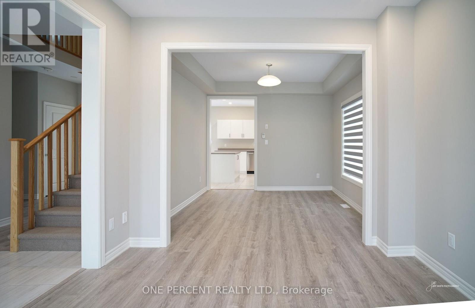 242 Springfield Crescent, Clearview, Ontario  L0M 1S0 - Photo 5 - S12631416