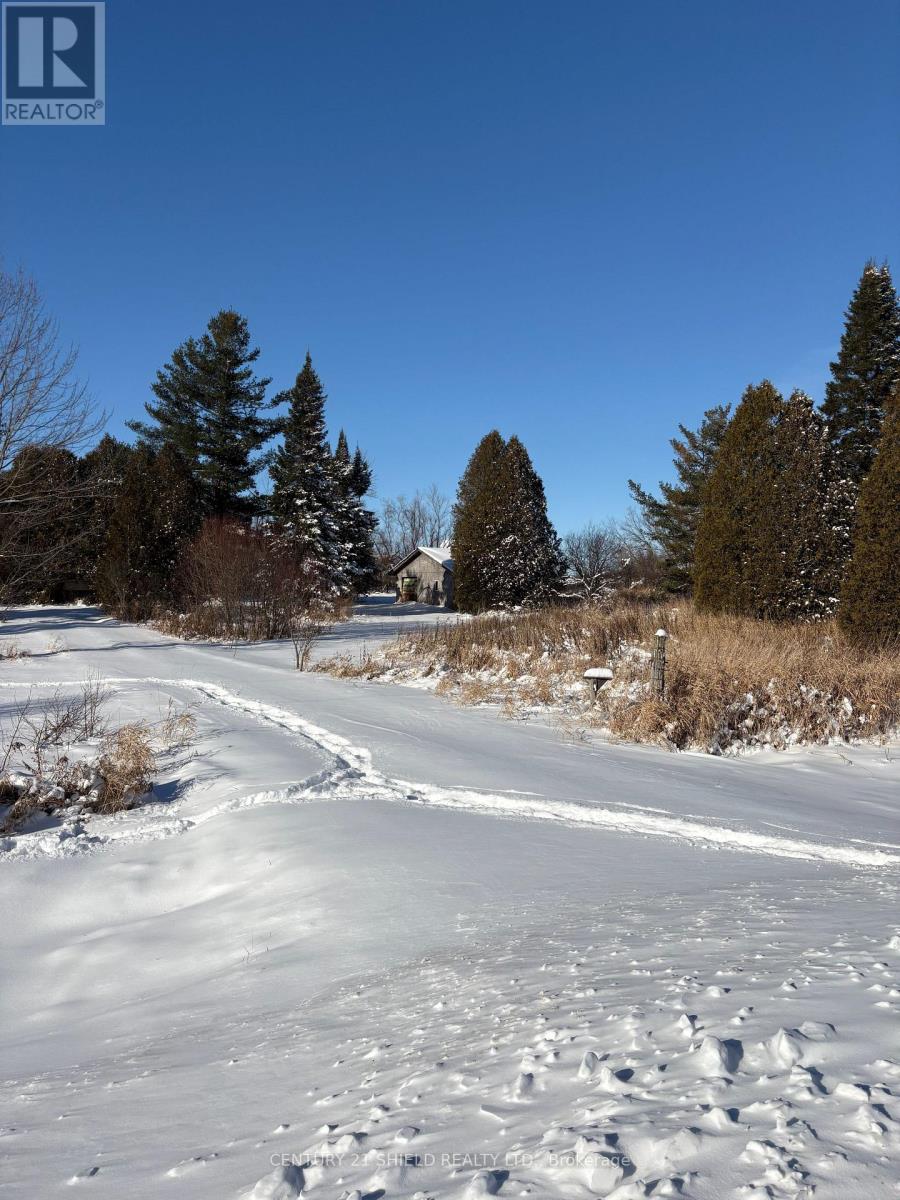 15557 Dixon Road, South Stormont, Ontario  K0C 1R0 - Photo 18 - X12554682