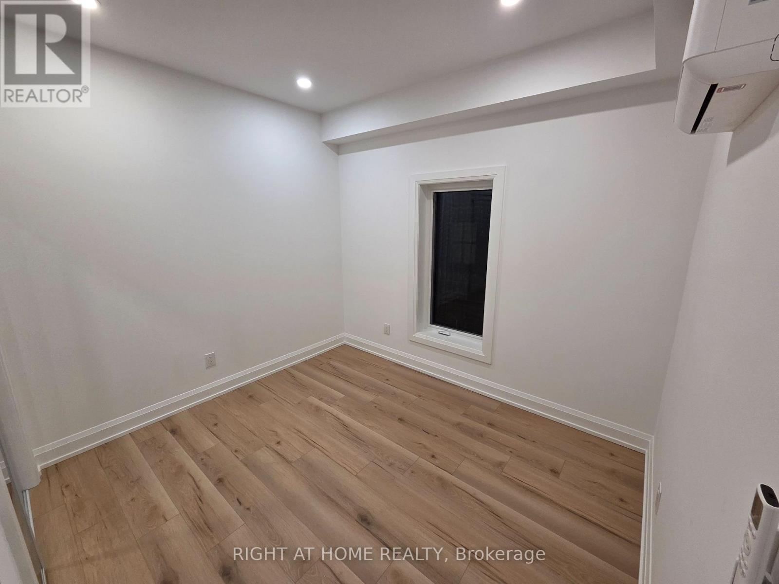 1f - 55 Camberwell Road, Toronto (Humewood-Cedarvale), Ontario  M6C 3E7 - Photo 4 - C12631412