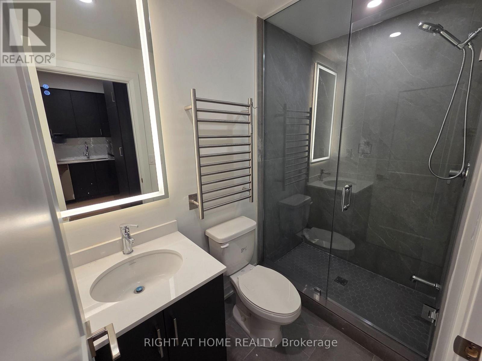 1f - 55 Camberwell Road, Toronto (Humewood-Cedarvale), Ontario  M6C 3E7 - Photo 6 - C12631412