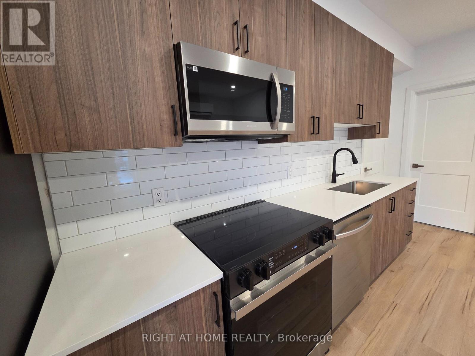 1r - 55 Camberwell Road, Toronto, Ontario  M6C 3E7 - Photo 2 - C12631424