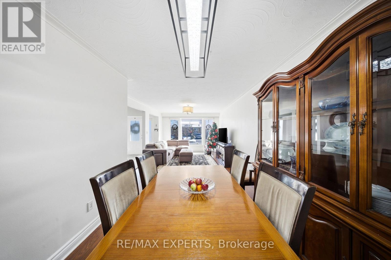 16 Navenby Crescent, Toronto (Humber Summit), Ontario  M9L 1B2 - Photo 15 - W12631410