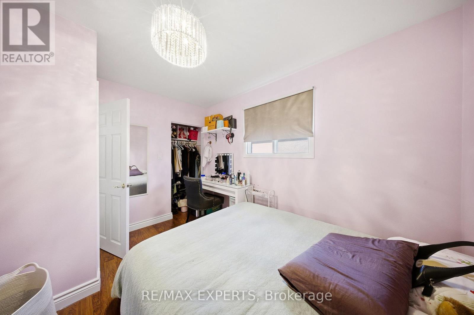 16 Navenby Crescent, Toronto (Humber Summit), Ontario  M9L 1B2 - Photo 21 - W12631410