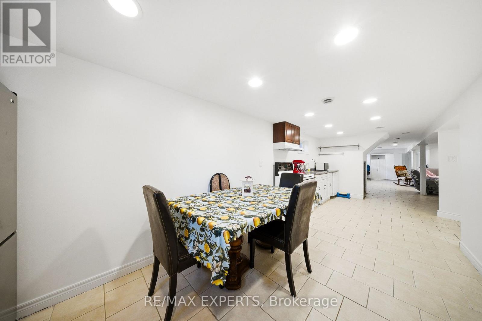 16 Navenby Crescent, Toronto (Humber Summit), Ontario  M9L 1B2 - Photo 31 - W12631410