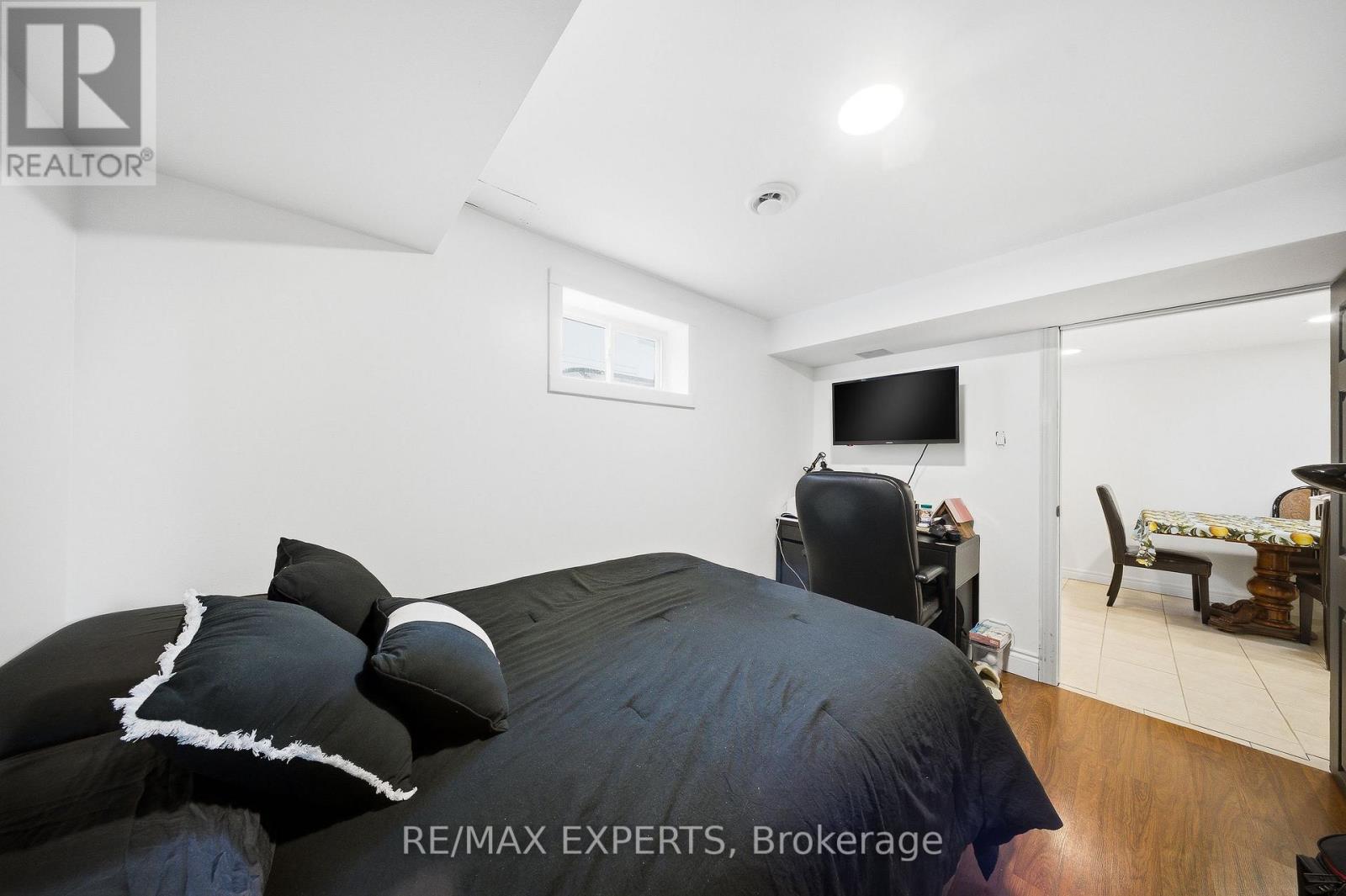 16 Navenby Crescent, Toronto (Humber Summit), Ontario  M9L 1B2 - Photo 32 - W12631410