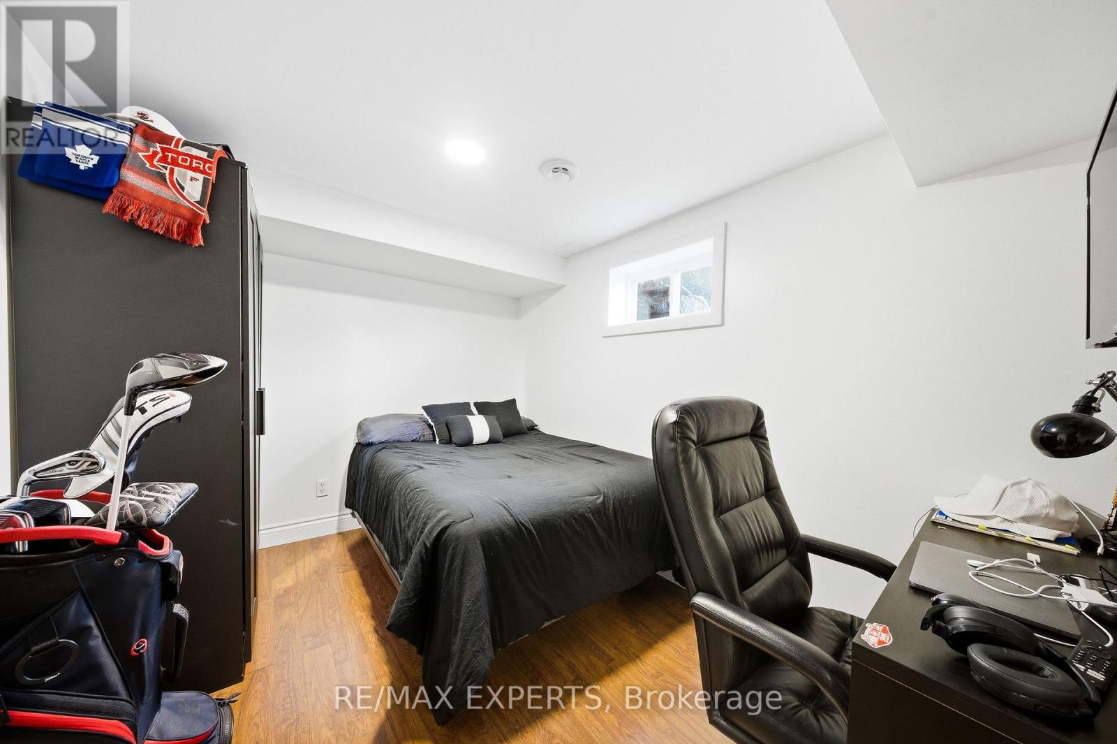 16 Navenby Crescent, Toronto (Humber Summit), Ontario  M9L 1B2 - Photo 33 - W12631410