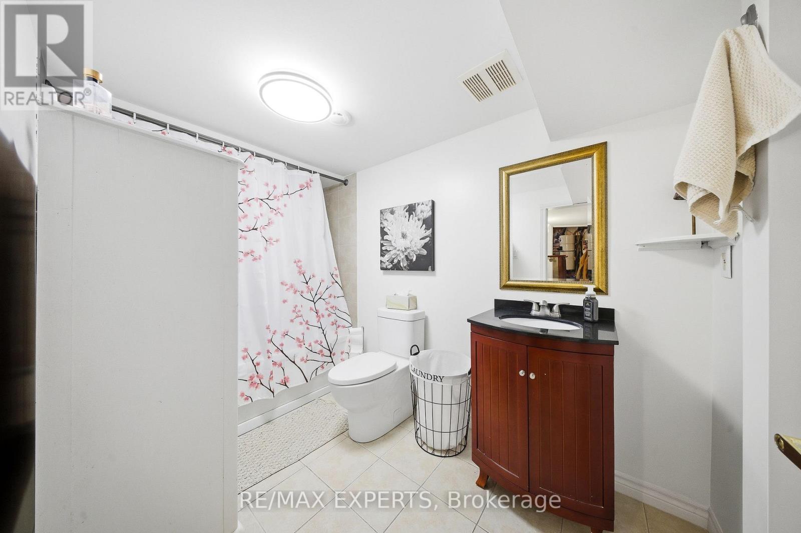 16 Navenby Crescent, Toronto (Humber Summit), Ontario  M9L 1B2 - Photo 34 - W12631410