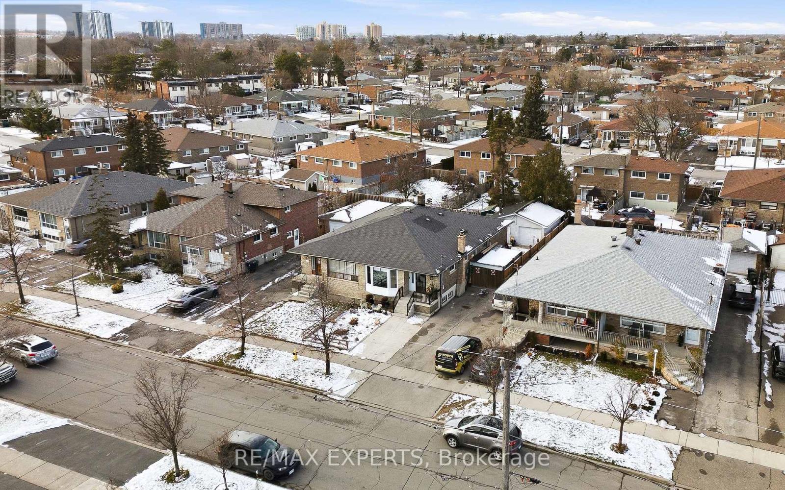 16 Navenby Crescent, Toronto, Ontario M9L 1B2 - Photo 47 - W12631410