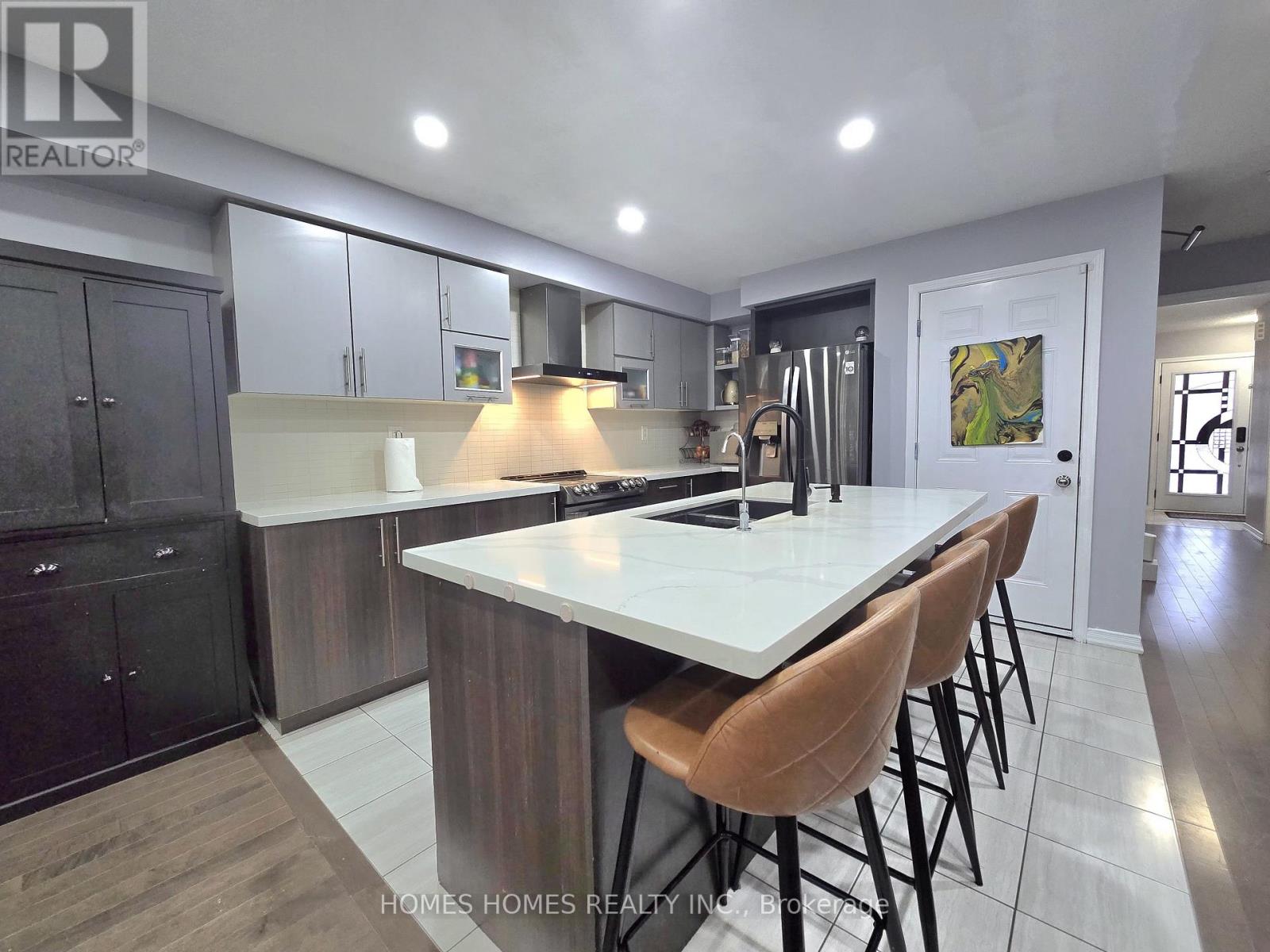 170 Golden Springs Drive, Brampton, Ontario  L7A 4N9 - Photo 12 - W12631442