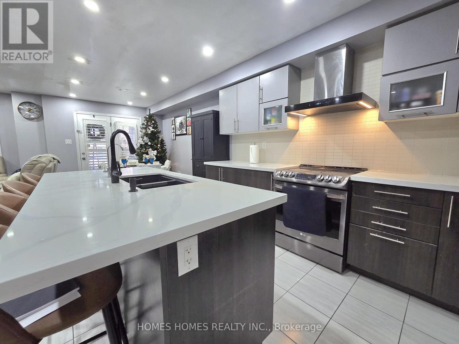 170 Golden Springs Drive, Brampton, Ontario  L7A 4N9 - Photo 15 - W12631442