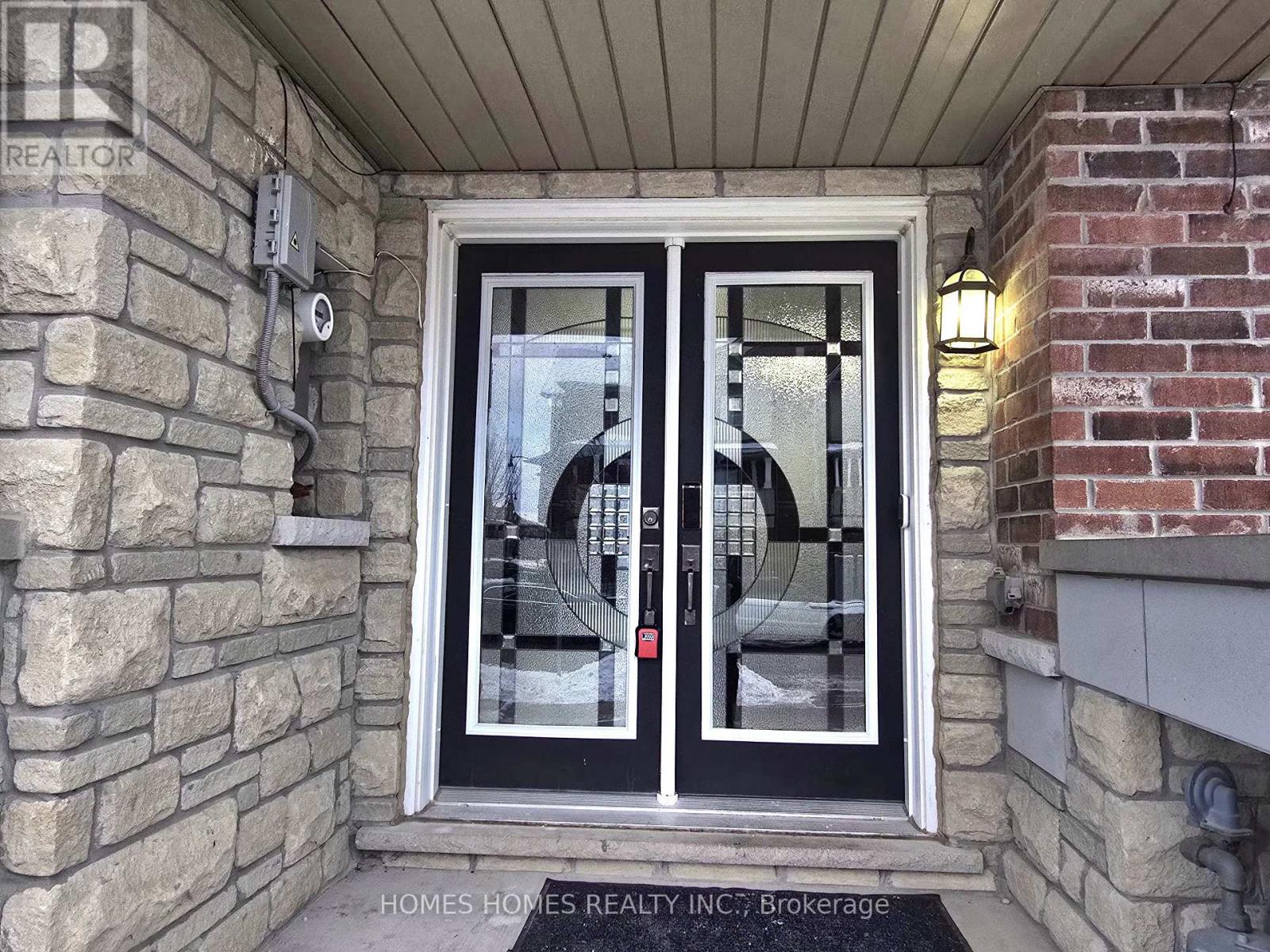 170 Golden Springs Drive, Brampton, Ontario  L7A 4N9 - Photo 3 - W12631442