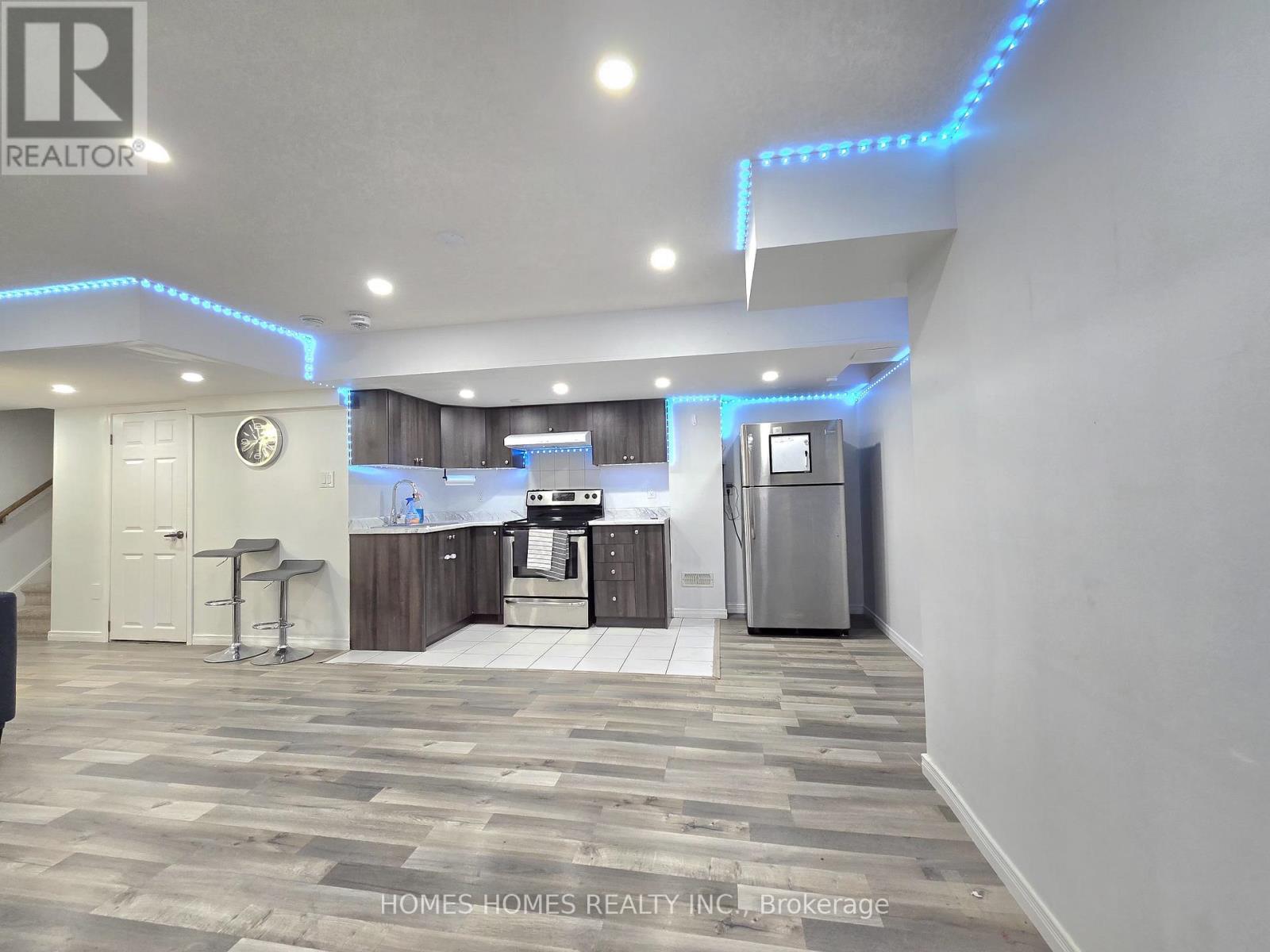 170 Golden Springs Drive, Brampton, Ontario  L7A 4N9 - Photo 37 - W12631442