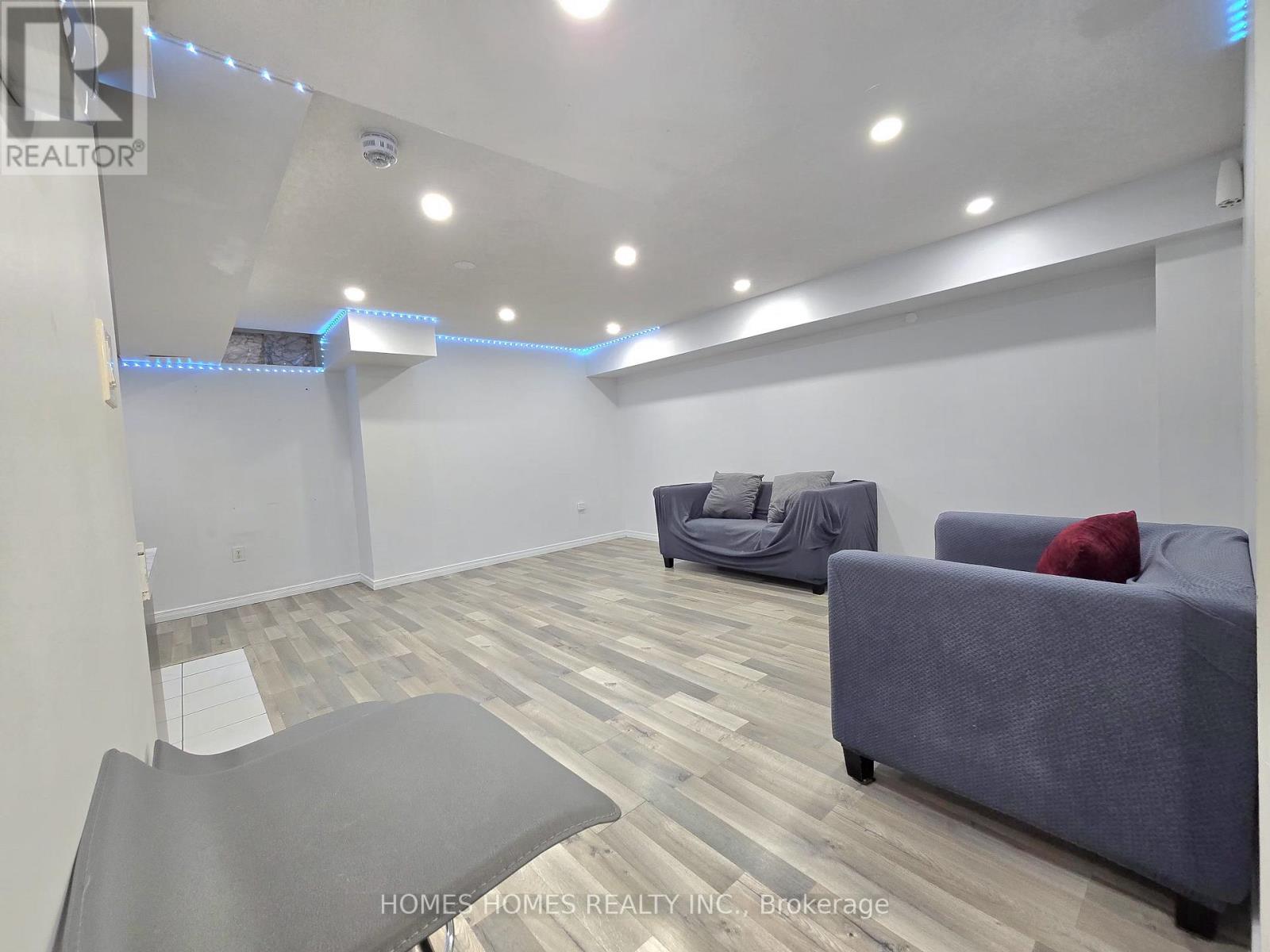 170 Golden Springs Drive, Brampton, Ontario  L7A 4N9 - Photo 39 - W12631442