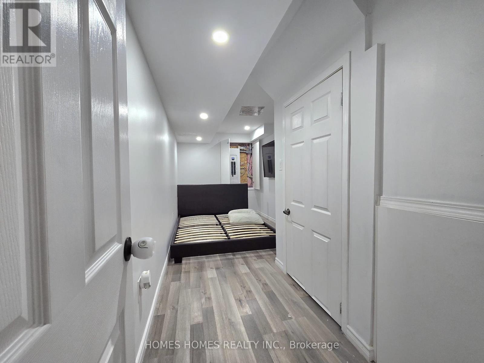 170 Golden Springs Drive, Brampton, Ontario  L7A 4N9 - Photo 45 - W12631442