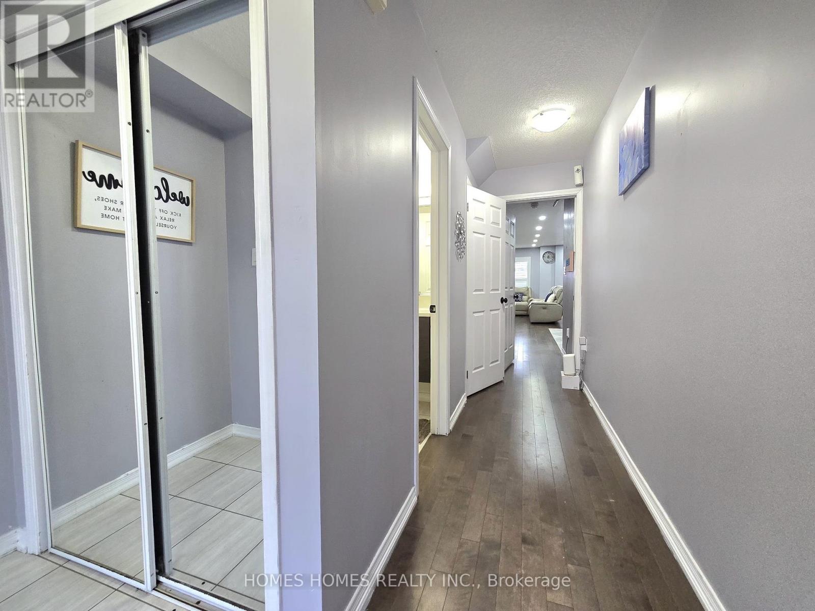 170 Golden Springs Drive, Brampton, Ontario  L7A 4N9 - Photo 6 - W12631442