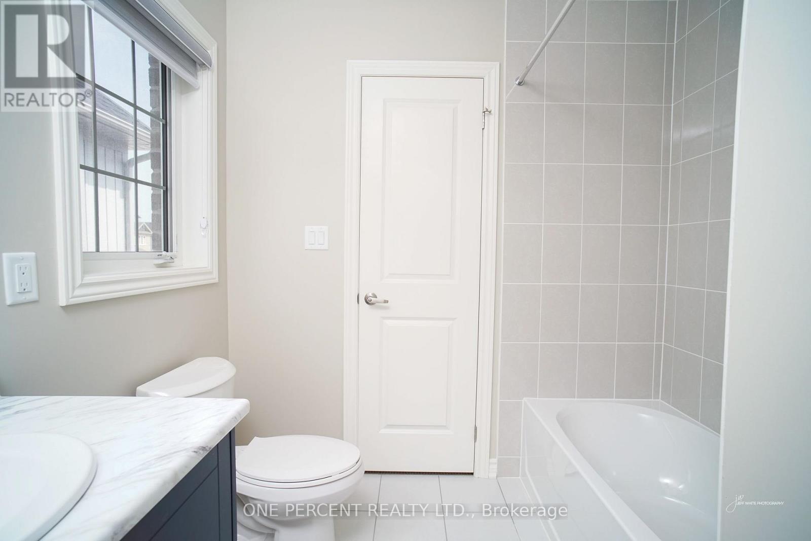 242 Springfield Crescent, Clearview, Ontario  L0M 1S0 - Photo 14 - S12631416