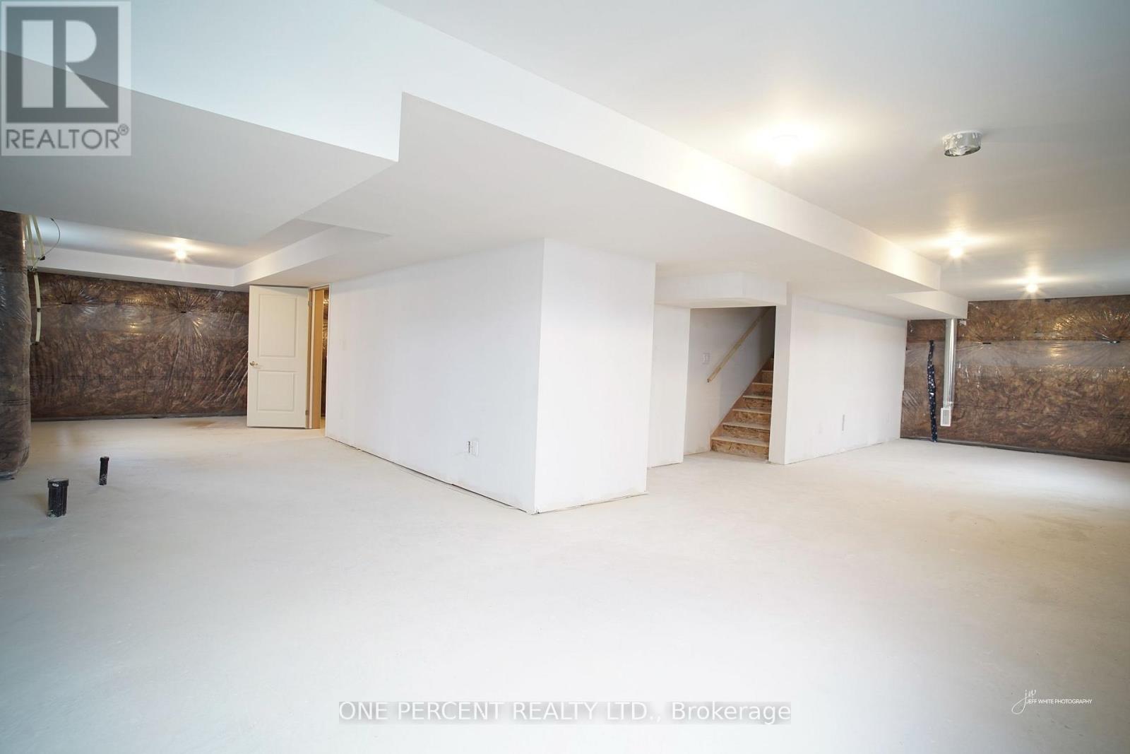 242 Springfield Crescent, Clearview, Ontario  L0M 1S0 - Photo 21 - S12631416