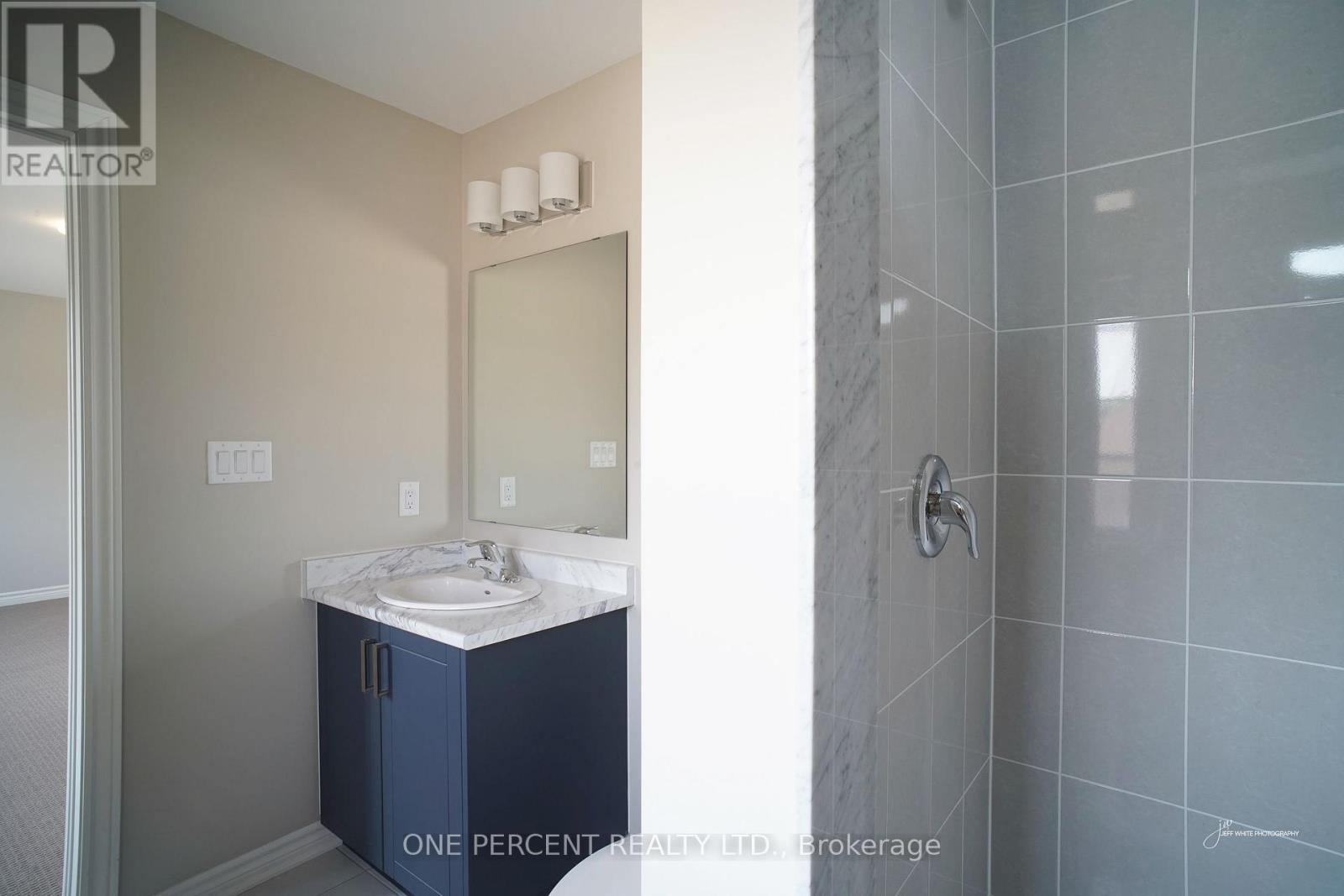 242 Springfield Crescent, Clearview, Ontario  L0M 1S0 - Photo 15 - S12631416