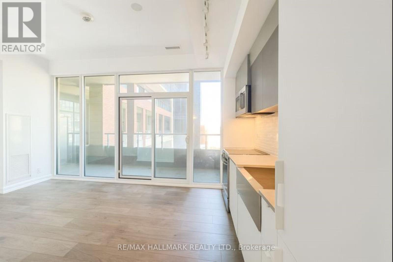 402 - 270 Dufferin Street, Toronto, Ontario  M6K 0H8 - Photo 8 - W12630768