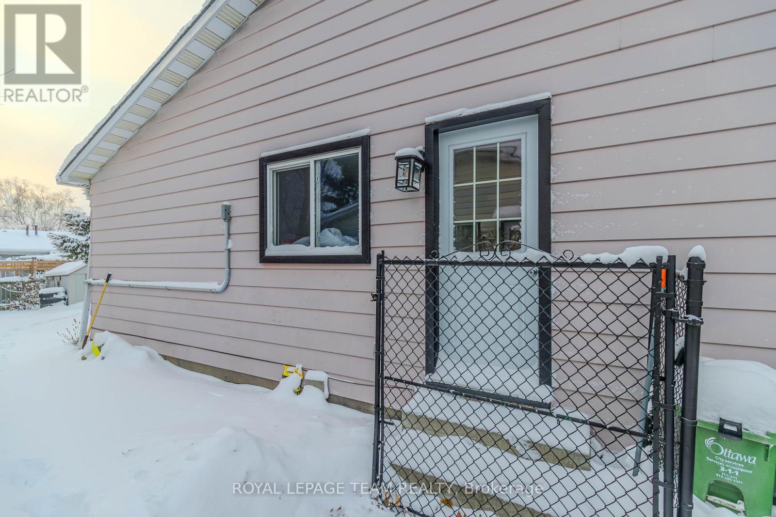 B - 37 BALLANTRAE WAY, Ottawa, Ontario