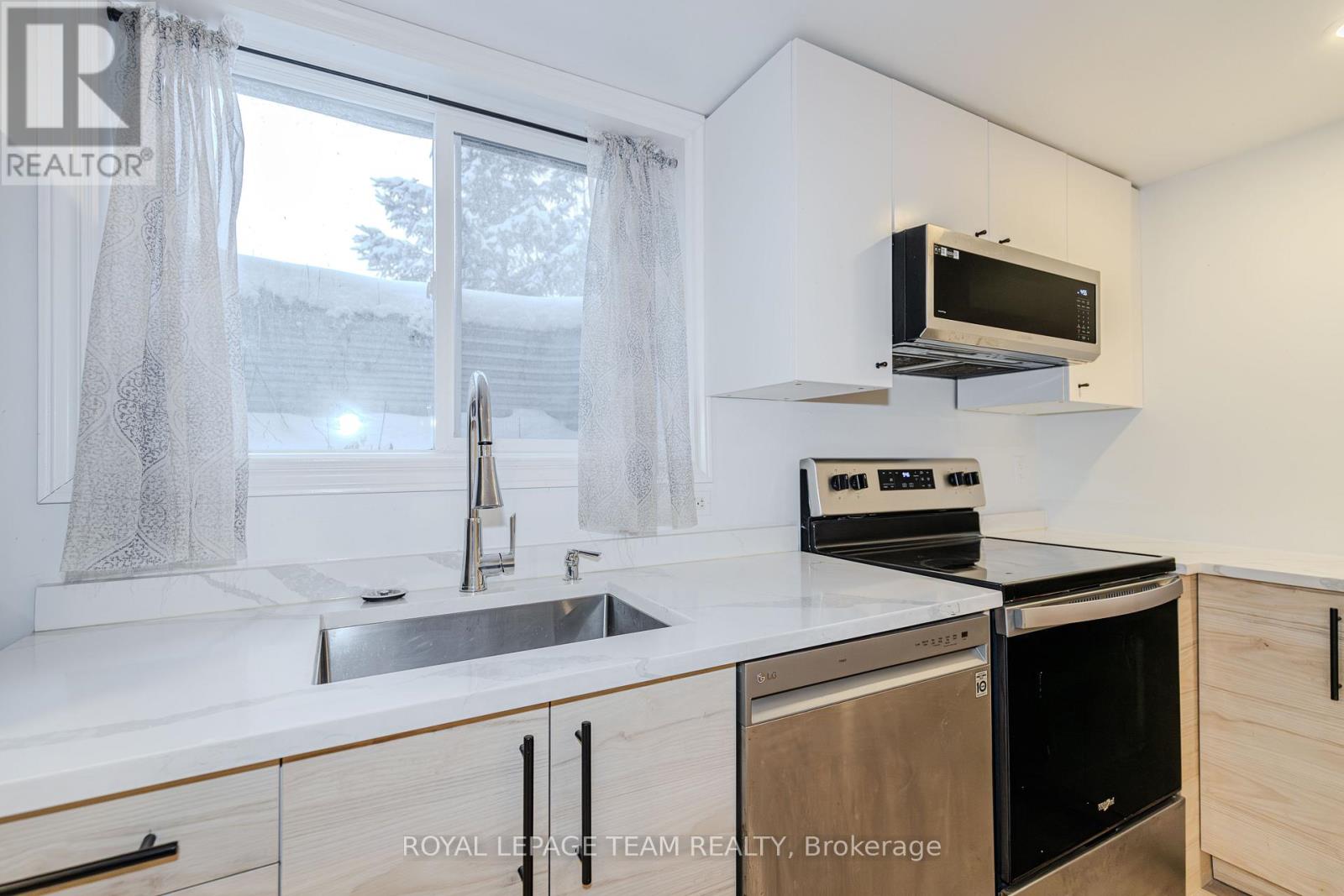 B - 37 Ballantrae Way, Ottawa, Ontario  K2L 1N3 - Photo 9 - X12631456