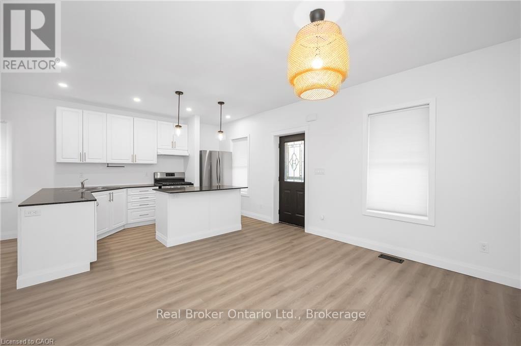 96 London Street N, Hamilton (Crown Point), Ontario  L8H 4B5 - Photo 5 - X12631464