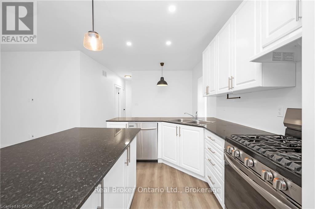 96 London Street N, Hamilton (Crown Point), Ontario  L8H 4B5 - Photo 6 - X12631464