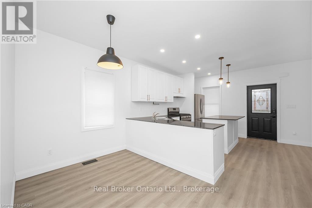 96 London Street N, Hamilton (Crown Point), Ontario  L8H 4B5 - Photo 9 - X12631464