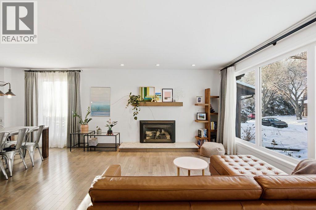 3449 Lane Crescent Sw, Calgary, Alberta  T3E 5X3 - Photo 12 - A2273556