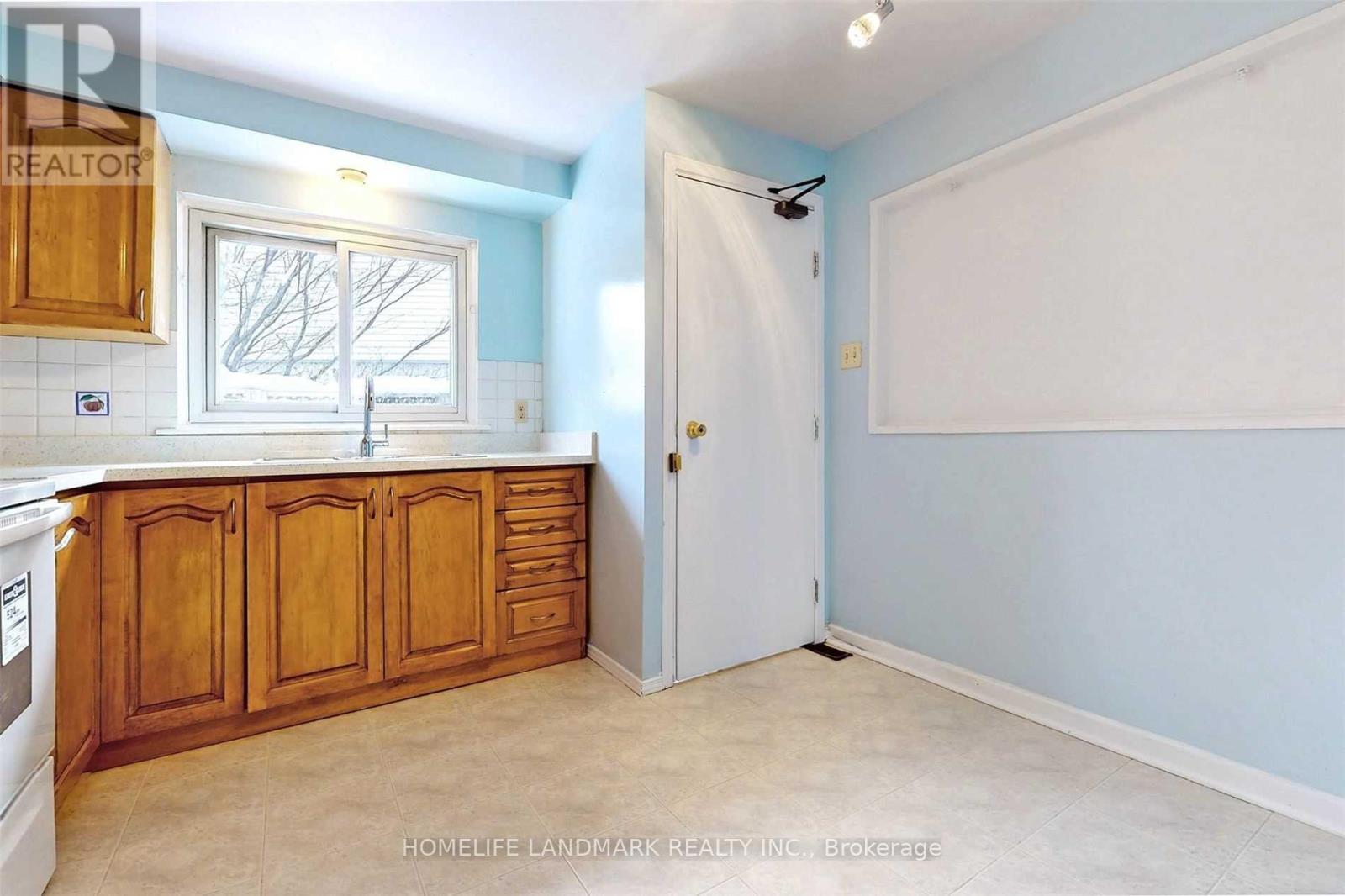 Main - 57 Ardgowan Crescent, Toronto, Ontario  M1V 1B4 - Photo 9 - E12631470