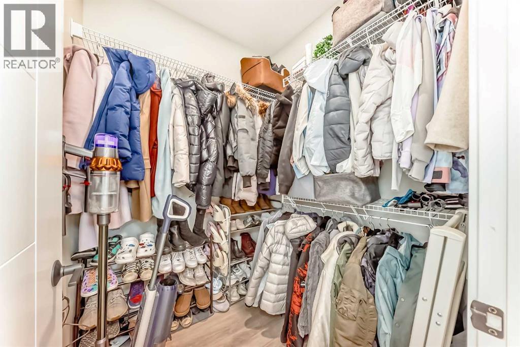 120 Magnolia Manor Se, Calgary, Alberta  T3M 2Z8 - Photo 4 - A2270300