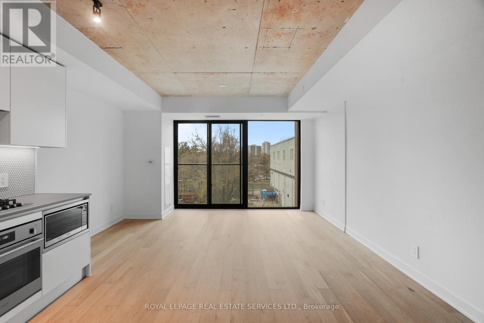 302 - 2720 Dundas Street W, Toronto, Ontario  M6P 1Y2 - Photo 6 - W12631472