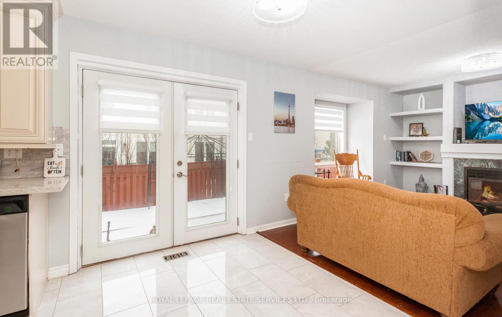 5050 Bunton Crescent, Burlington, Ontario L7L 6G8 - Photo 10 - W12631480