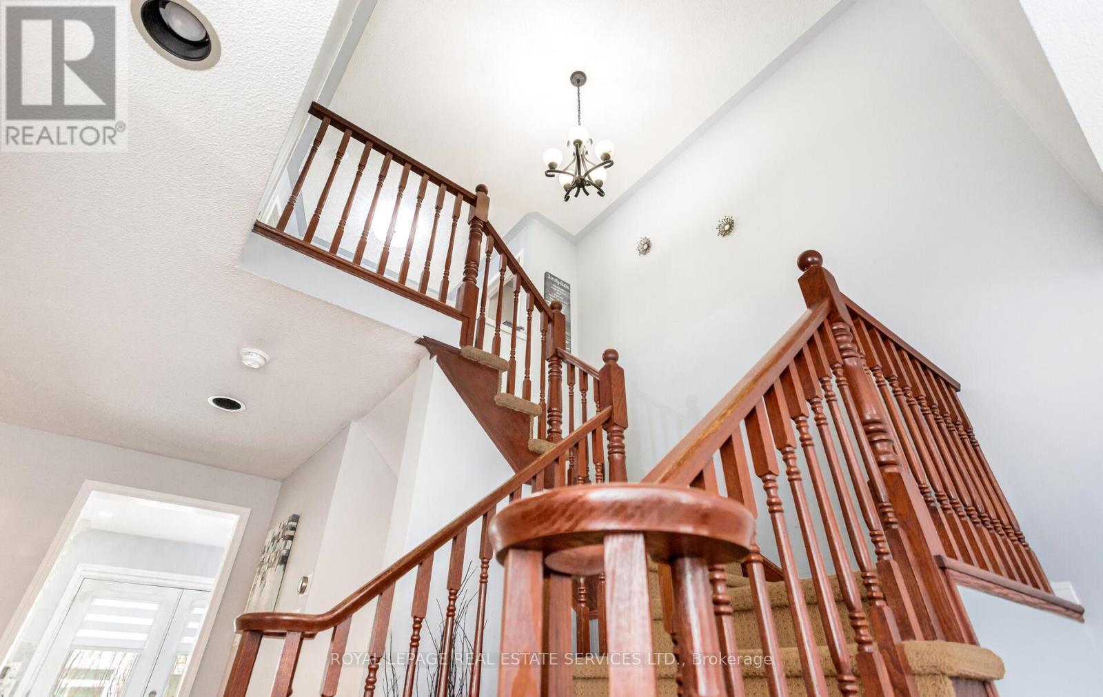 5050 Bunton Crescent, Burlington, Ontario L7L 6G8 - Photo 17 - W12631480