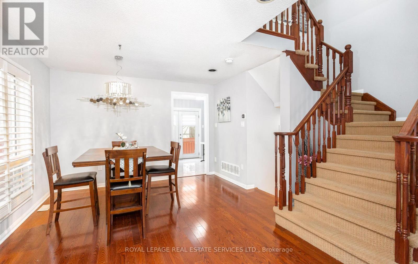 5050 Bunton Crescent, Burlington, Ontario L7L 6G8 - Photo 8 - W12631480