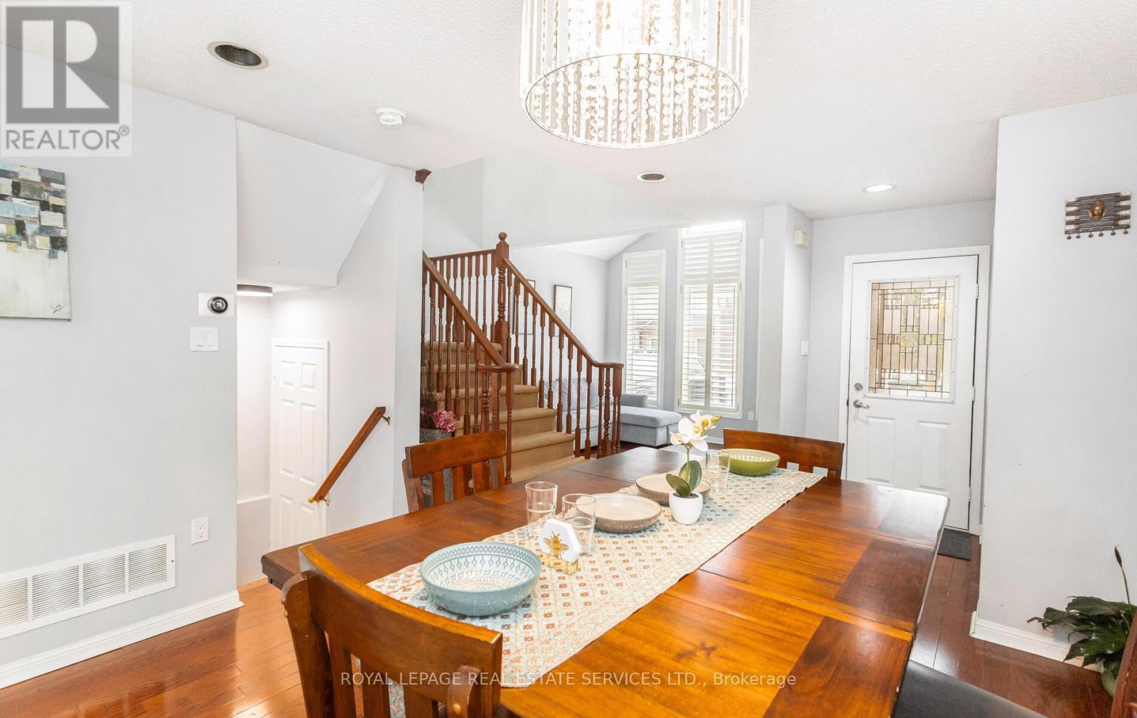 5050 Bunton Crescent, Burlington, Ontario L7L 6G8 - Photo 9 - W12631480