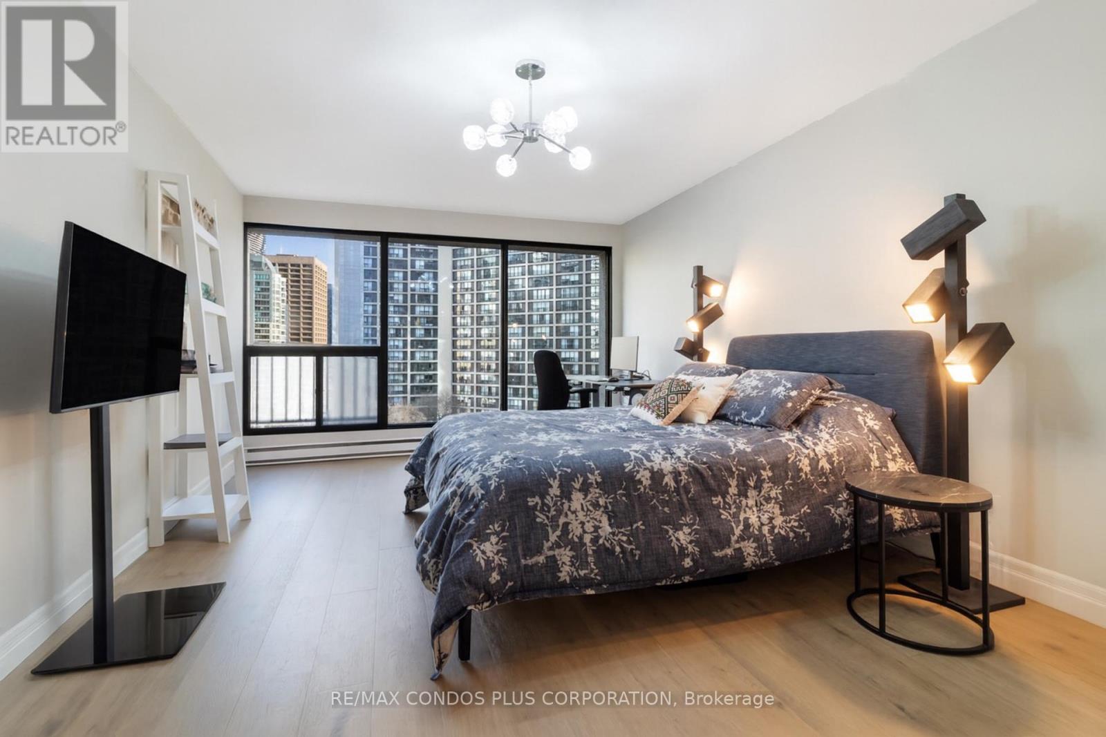 1318 - 55 Harbour Square, Toronto, Ontario  M5J 2L1 - Photo 16 - C12631490