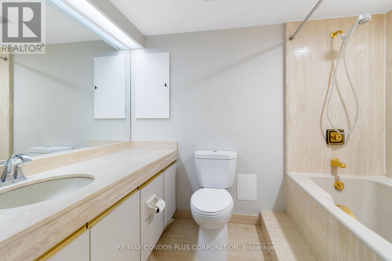 1318 - 55 Harbour Square, Toronto, Ontario  M5J 2L1 - Photo 20 - C12631490